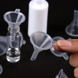10 Stück Kunststoff-Mini-Trichter transparent